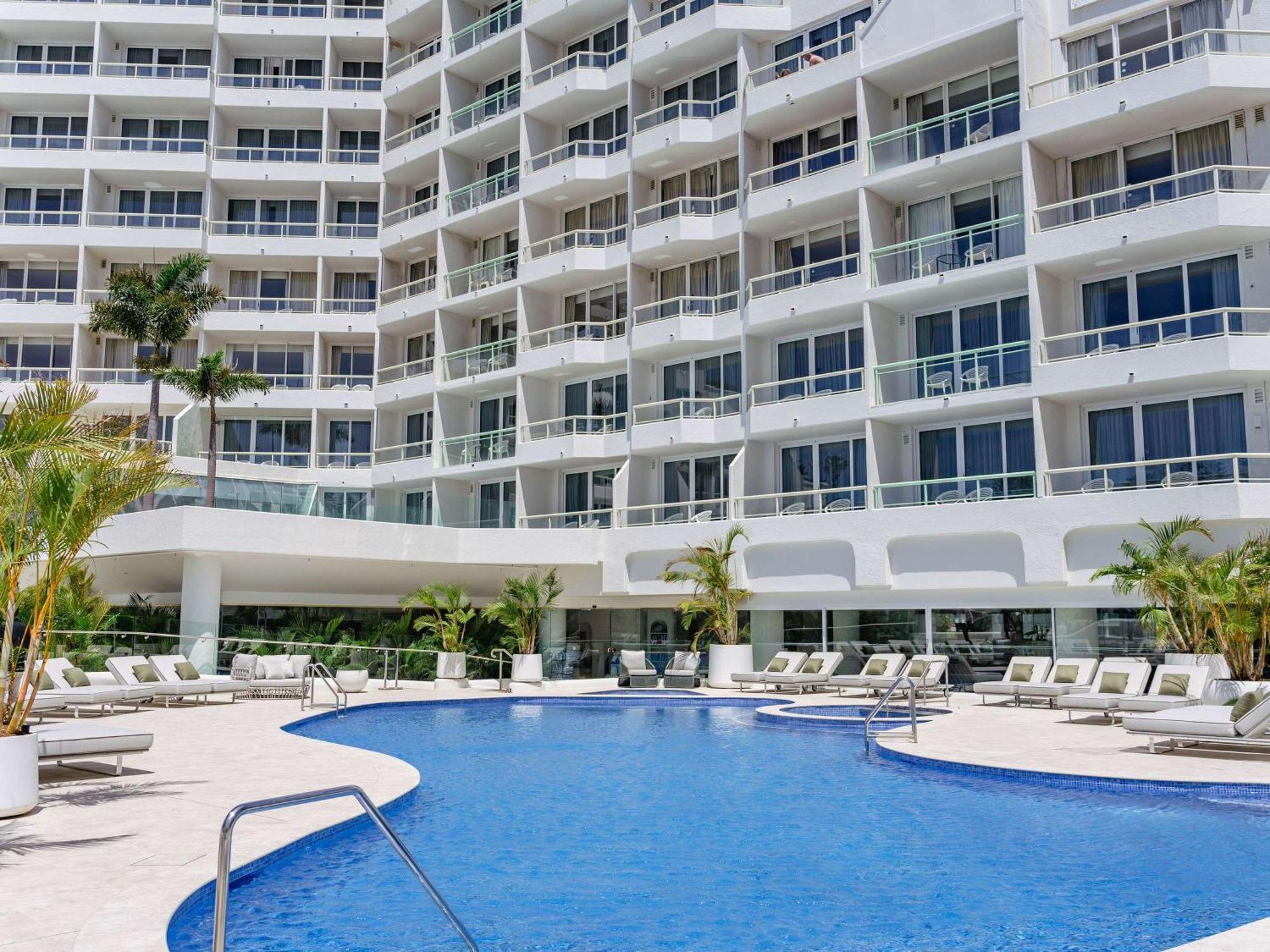 Novotel Sydney Brighton Beach Exteriör bild