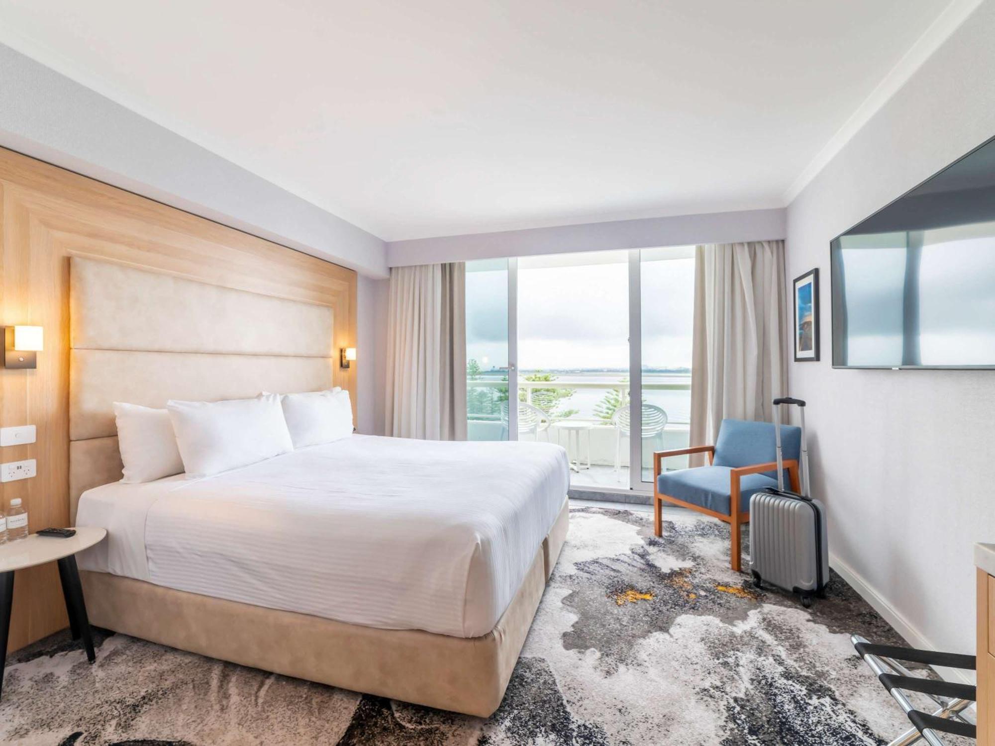 Novotel Sydney Brighton Beach Exteriör bild