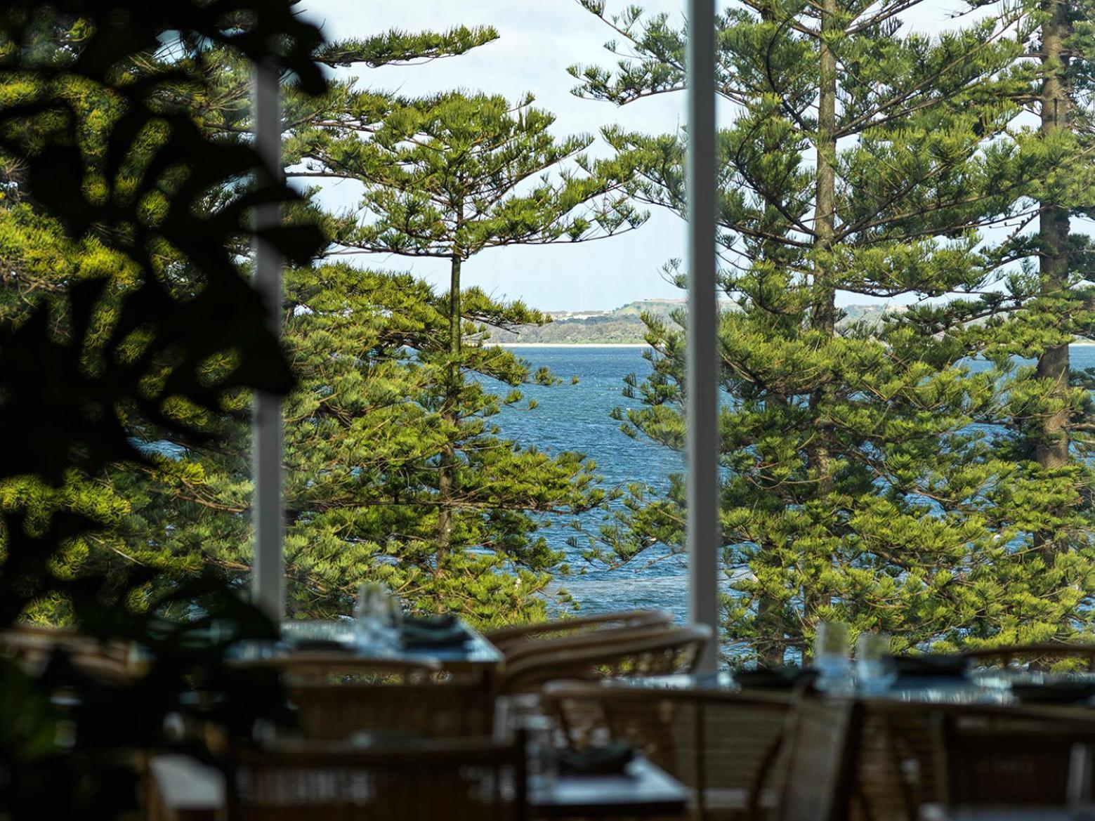 Novotel Sydney Brighton Beach Exteriör bild