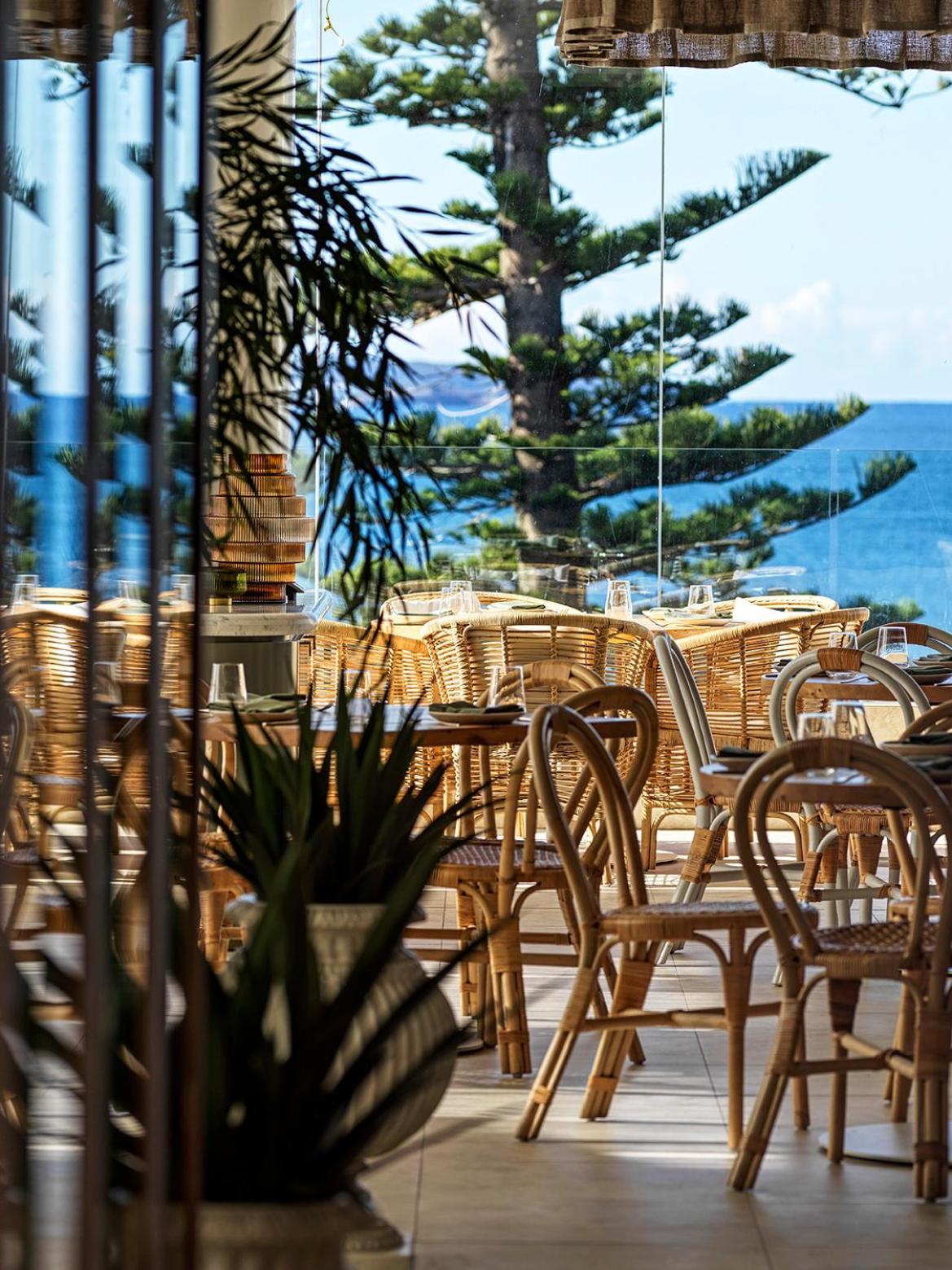 Novotel Sydney Brighton Beach Exteriör bild