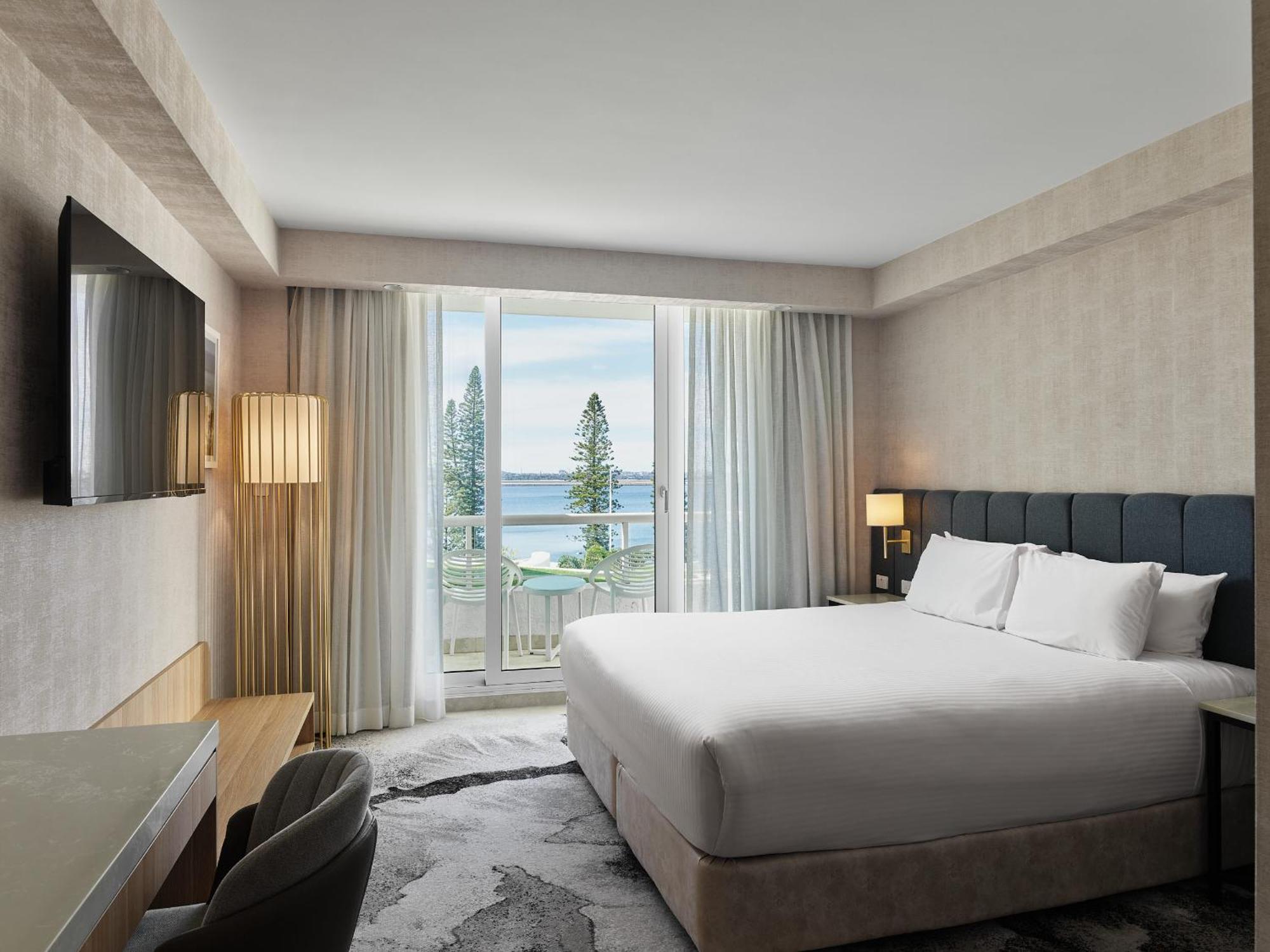 Novotel Sydney Brighton Beach Exteriör bild