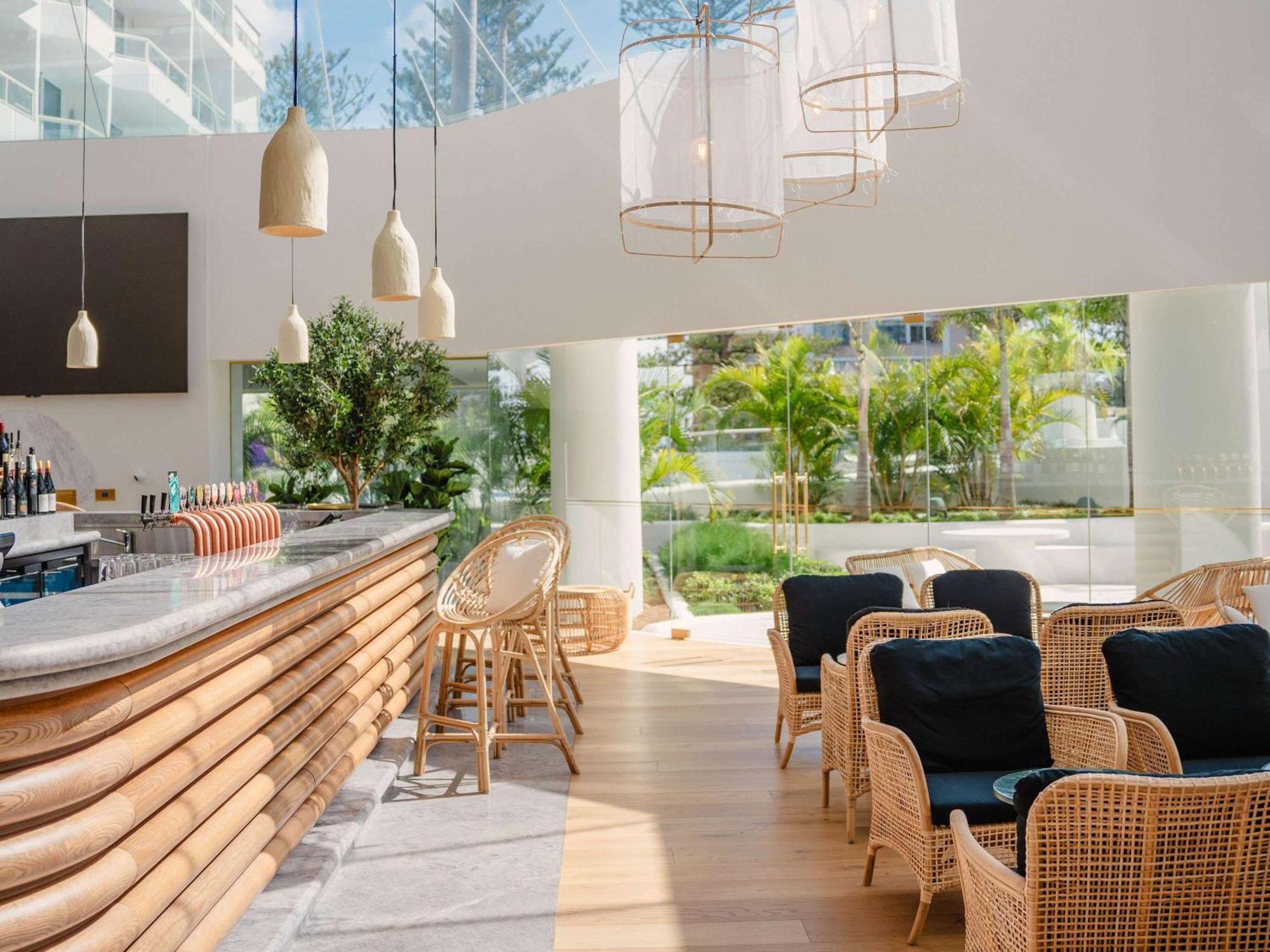 Novotel Sydney Brighton Beach Exteriör bild